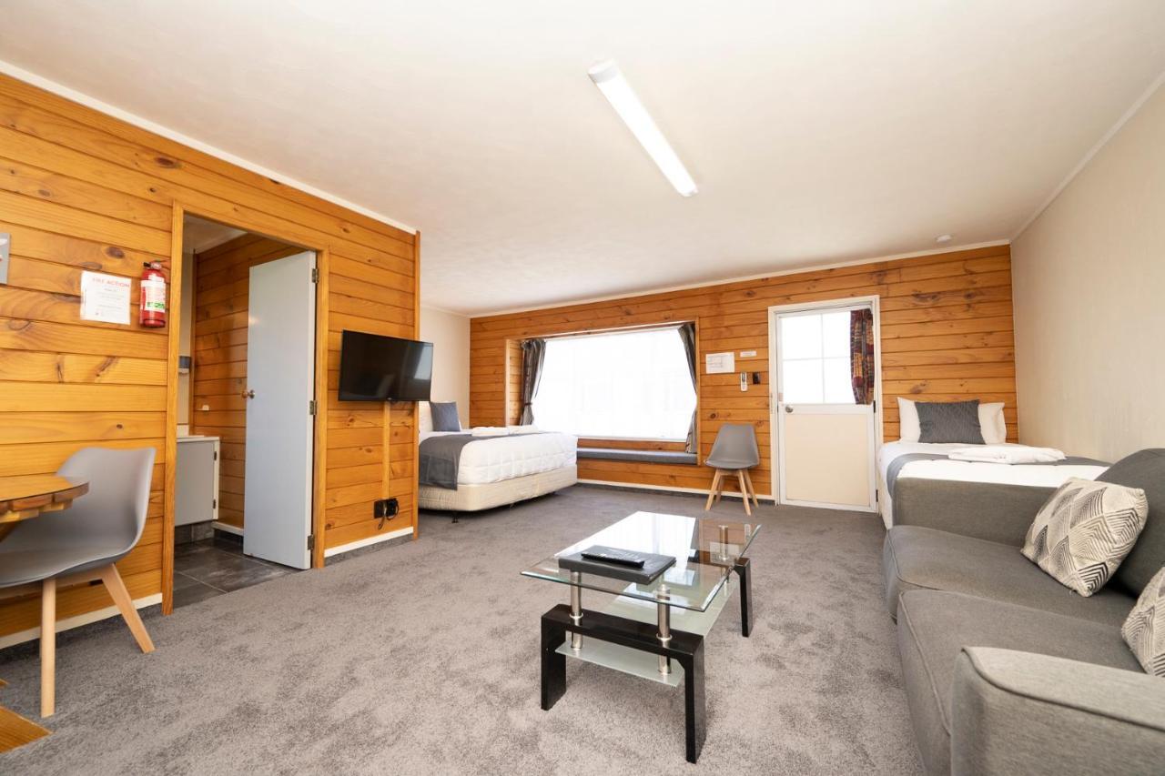 Motel Tudor Park Spacious With Kitchens 1 Minute Walk To Restaurant And Shopping Centre And Hospital