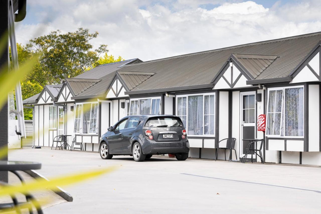 Tudor Park Spacious With Kitchens 1 Minute Walk To Restaurant And Shopping Centre And Hospital 3*